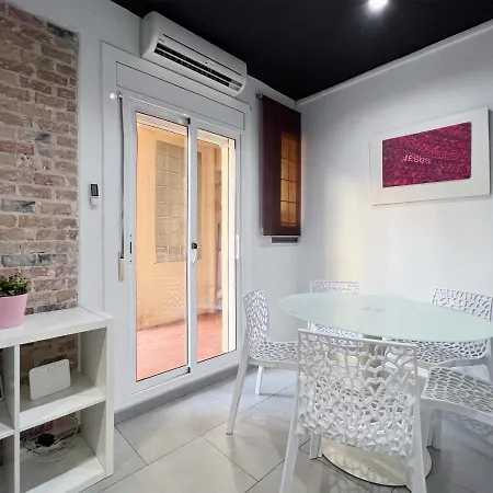 U-nique Comte Urgell Ii Apartment *